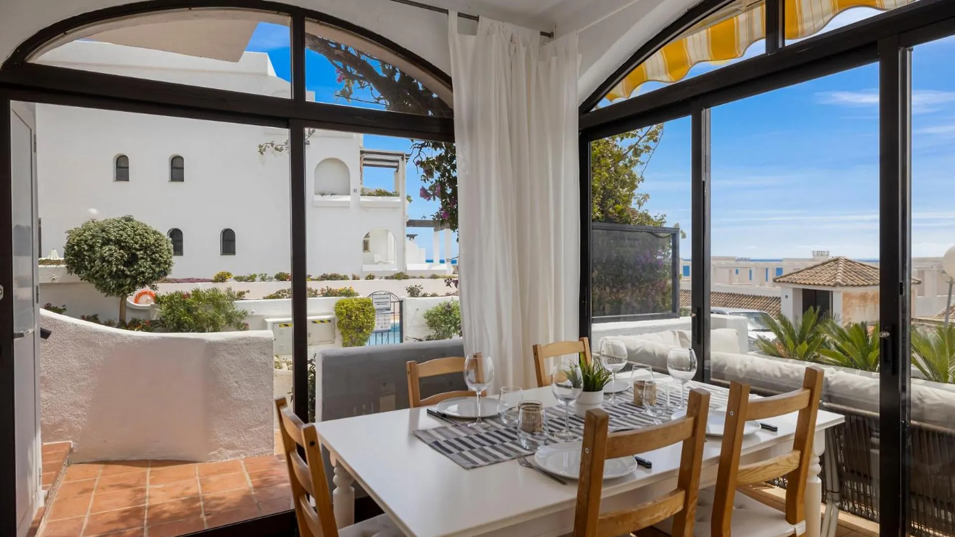 Seaview Apartment Near Golf With Pool By Costarentals - Ref 69 Sitio de Calahonda