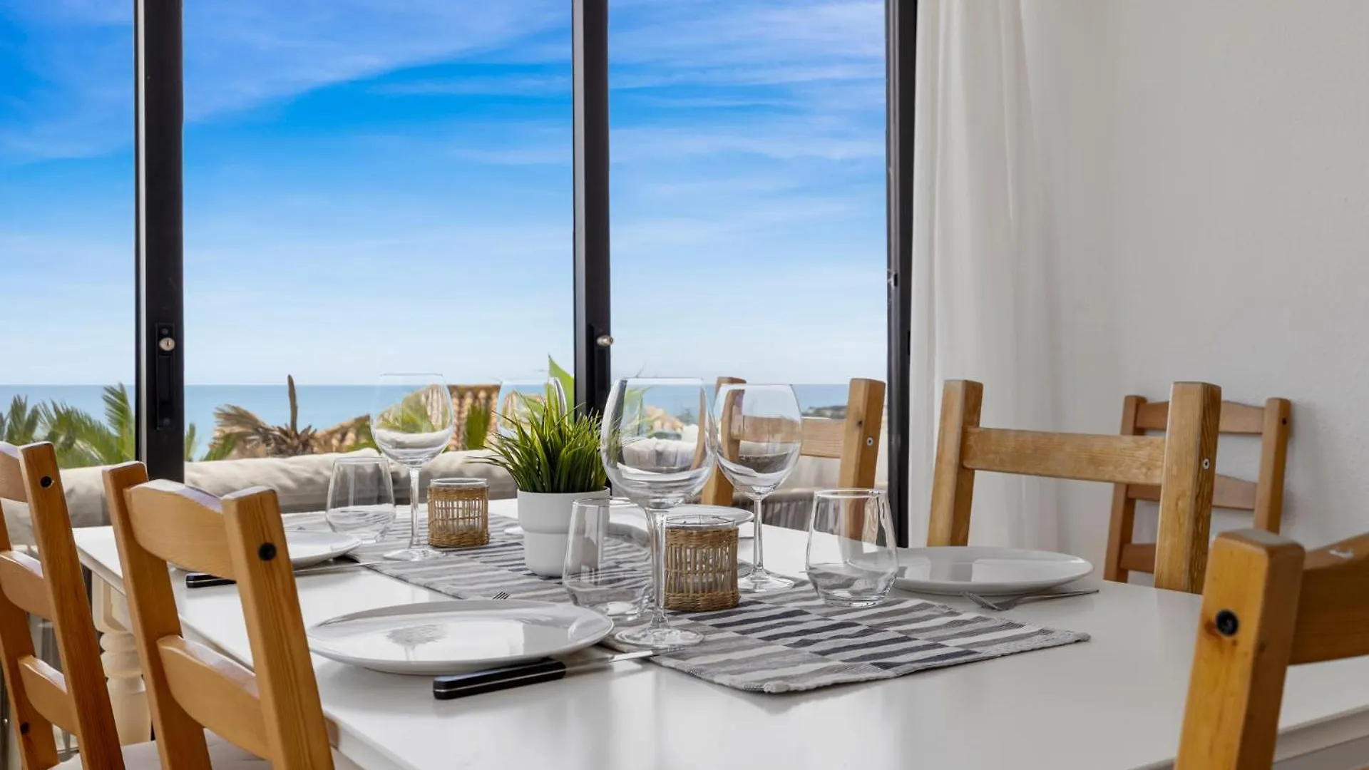 Seaview Apartment Near Golf With Pool By Costarentals - Ref 69 Sitio de Calahonda