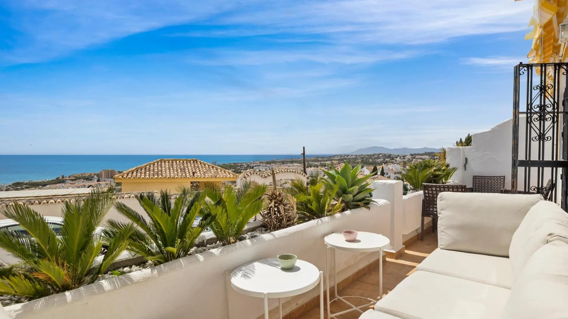 Seaview Apartment Near Golf With Pool By Costarentals - Ref 69 Sitio de Calahonda